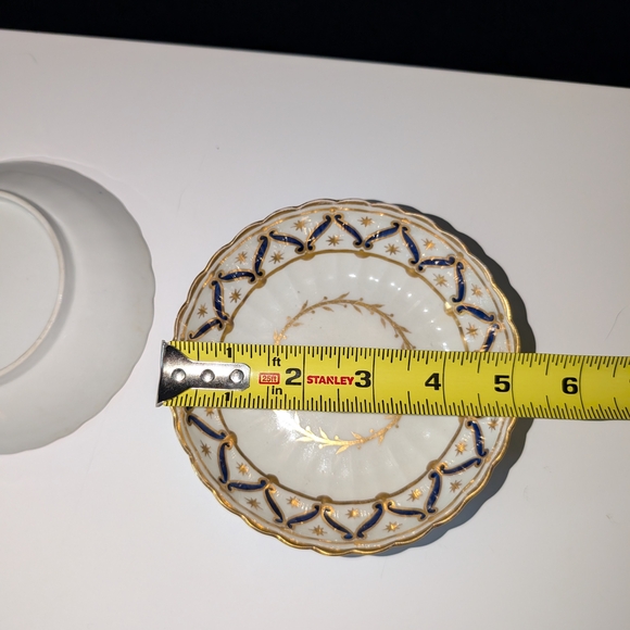 Set of Gilt and Cobalt Porcelain 5" Dessert Bowls - Picture 3 of 5